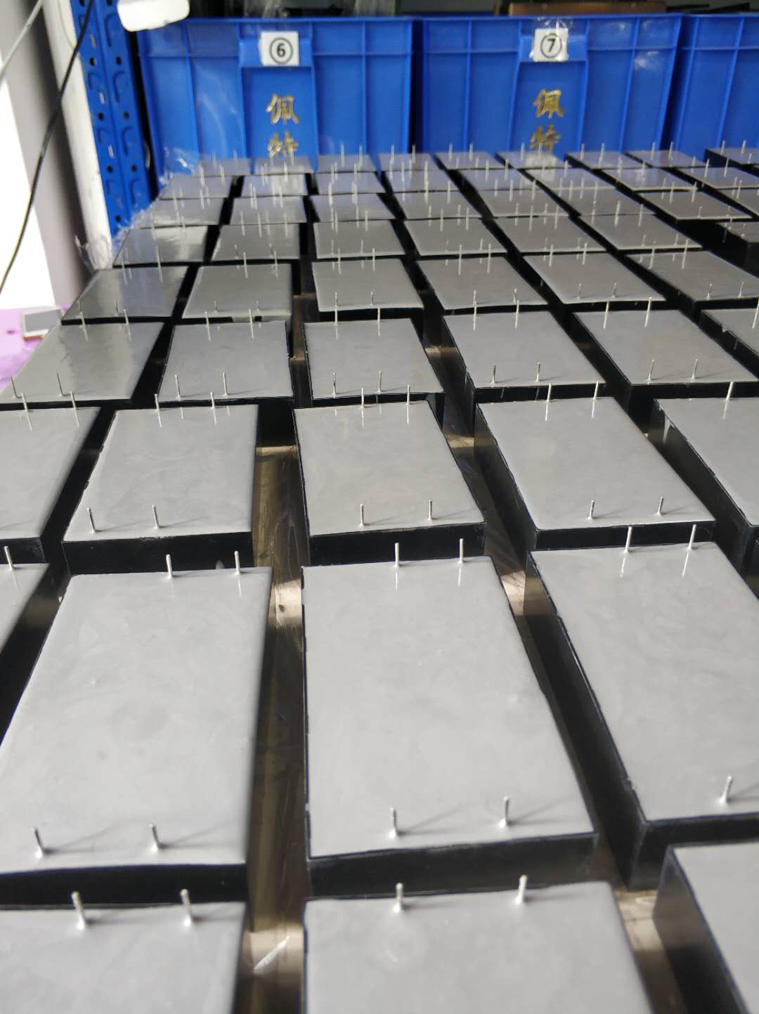 專業(yè)SMT貼片膠環(huán)氧樹脂灌封膠點(diǎn)膠加工 專業(yè)SMT貼片膠環(huán)氧樹脂灌封膠點(diǎn)膠加工